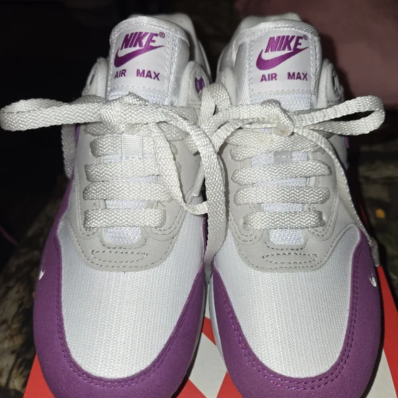 Nike Purple and White Airmax - Picture 2 of 5